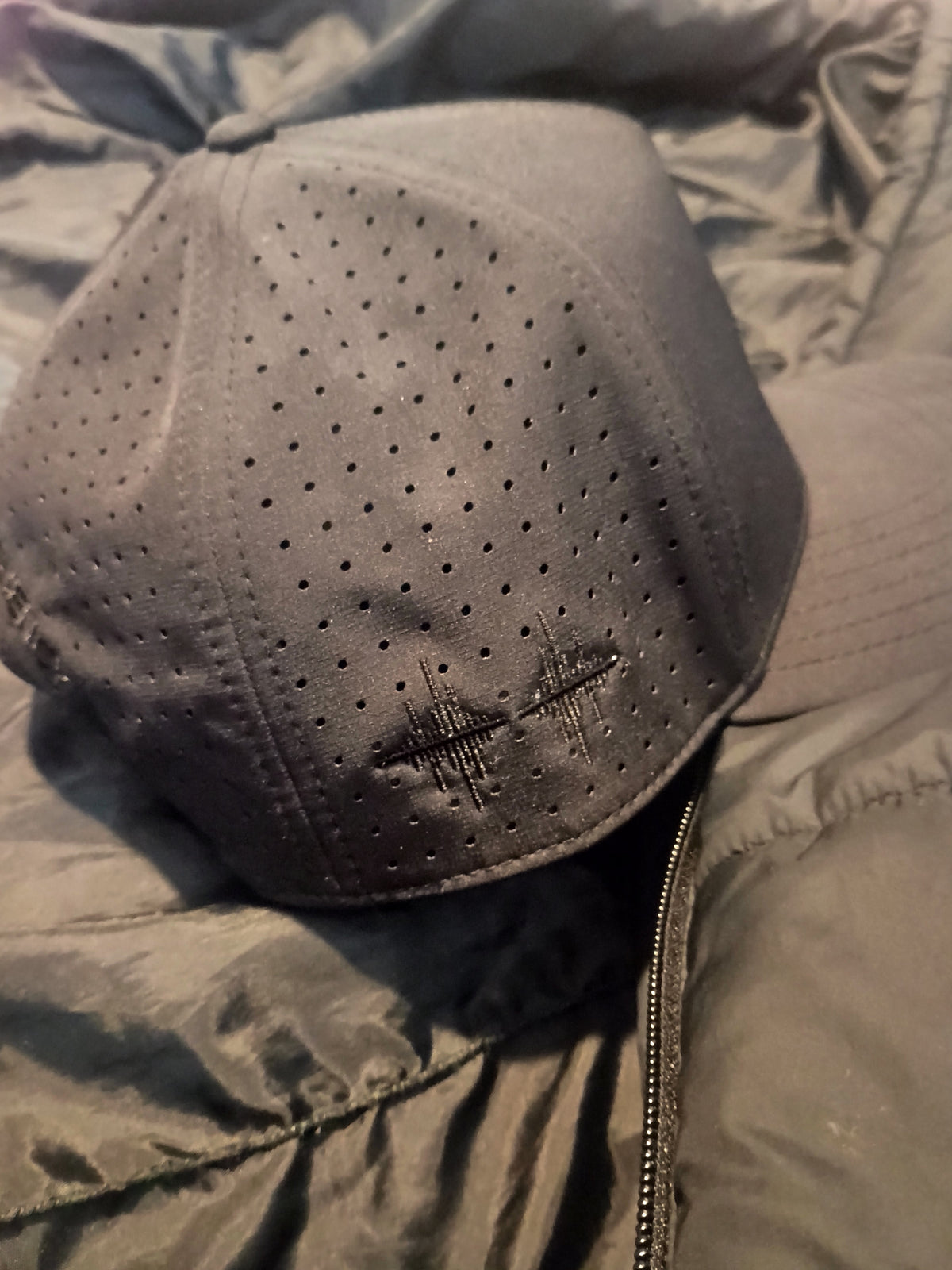 PEAK VECTOR - SIGNATURE PERFORMANCE CAP